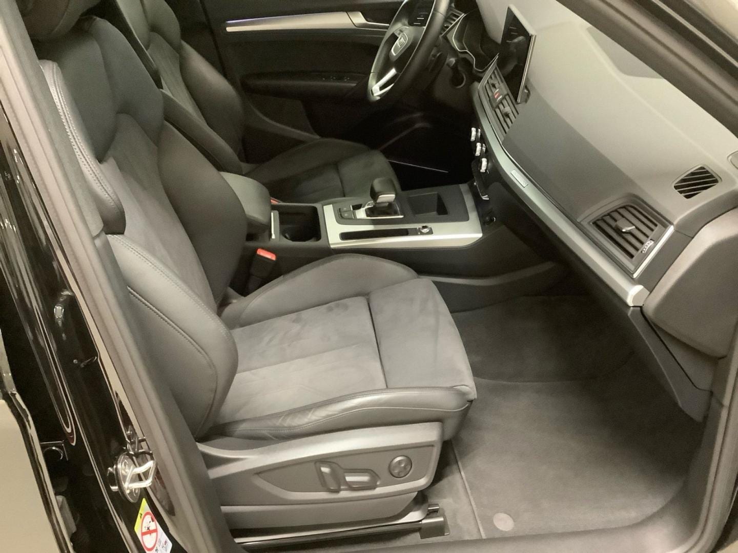 Bild über Audi Q5 45 TFSI quattro S tronic - für weitere Informationen kontaktieren Sie den Audi Partner