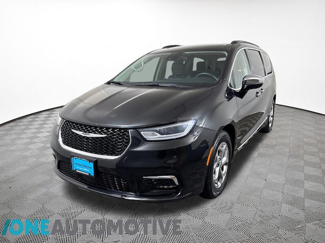 Photo of 2023 Chrysler Pacifica 