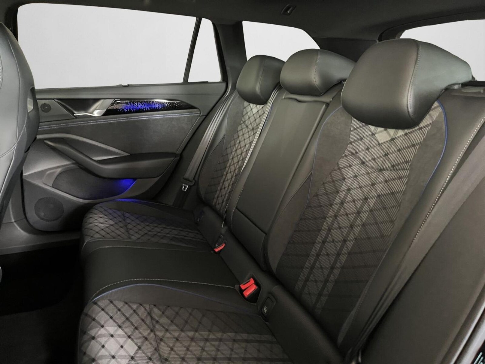 Volkswagen Passat – Bild 14