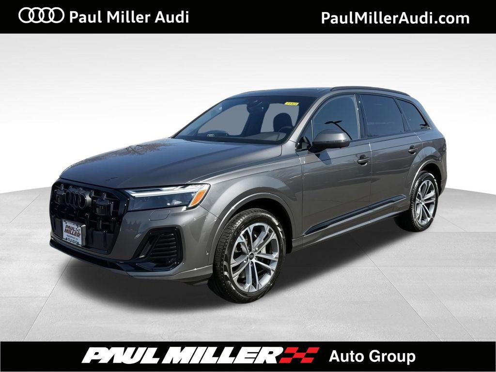 2025 Audi Q7 45 Premium quattro Tiptronic's photo