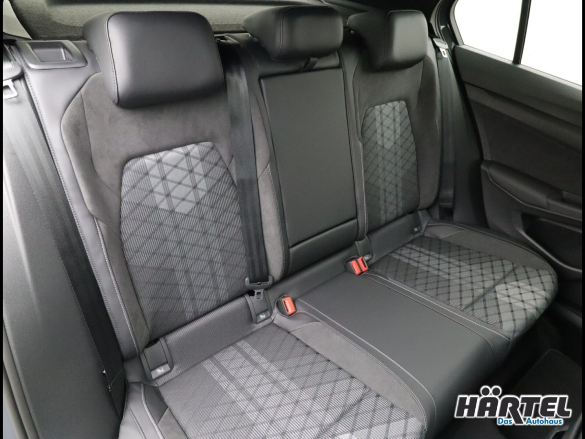 Volkswagen Golf R-Line