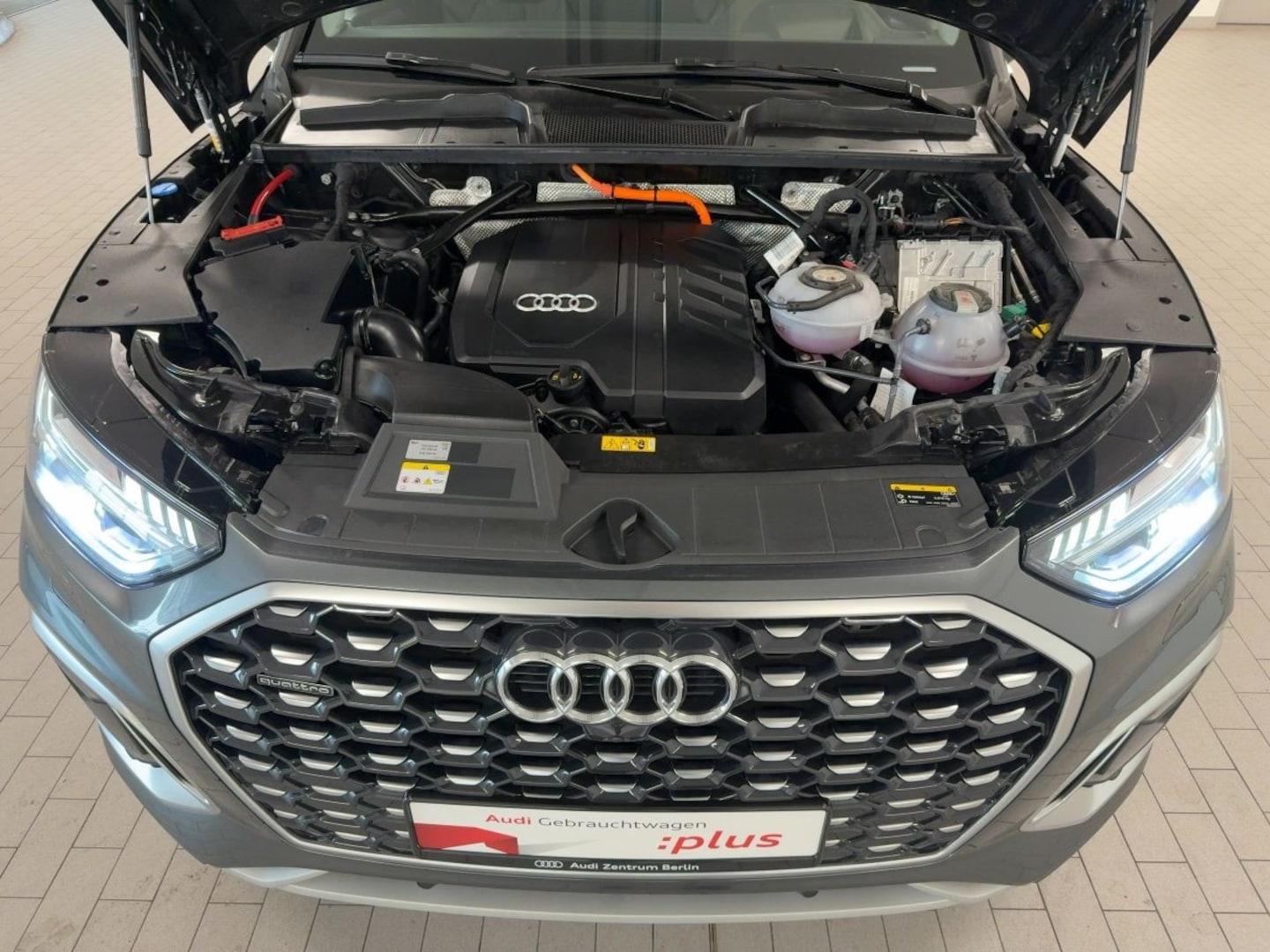 Bild über Audi Q5 Sportback TFSI e S line 55 TFSI e quattro S tronic - für weitere Informationen kontaktieren Sie den Audi Partner