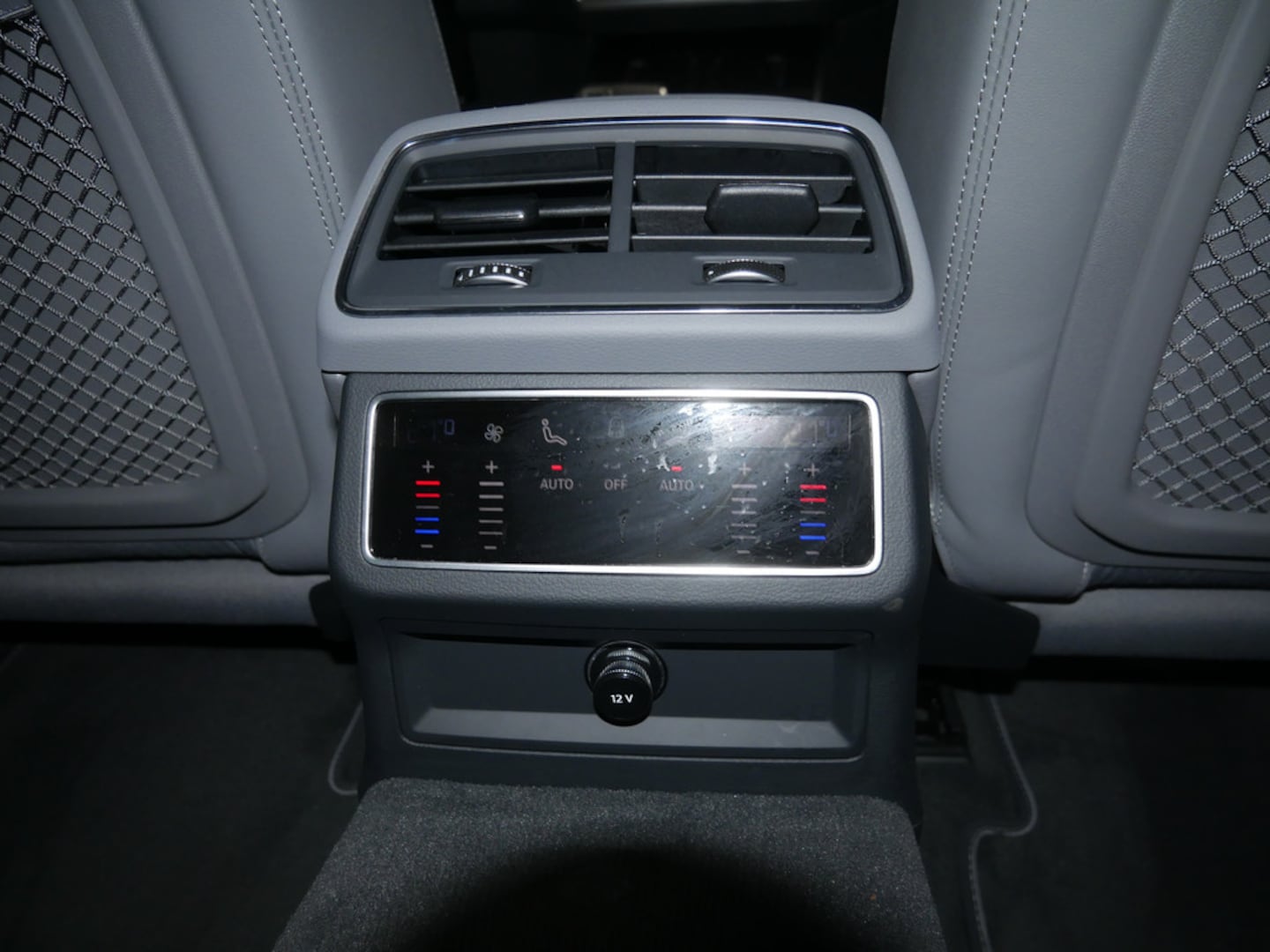 Bild über Audi S6 Avant TDI quattro tiptronic - für weitere Informationen kontaktieren Sie den Audi Partner