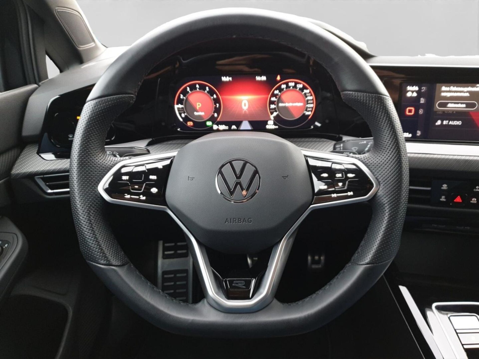 Volkswagen Golf R-Line