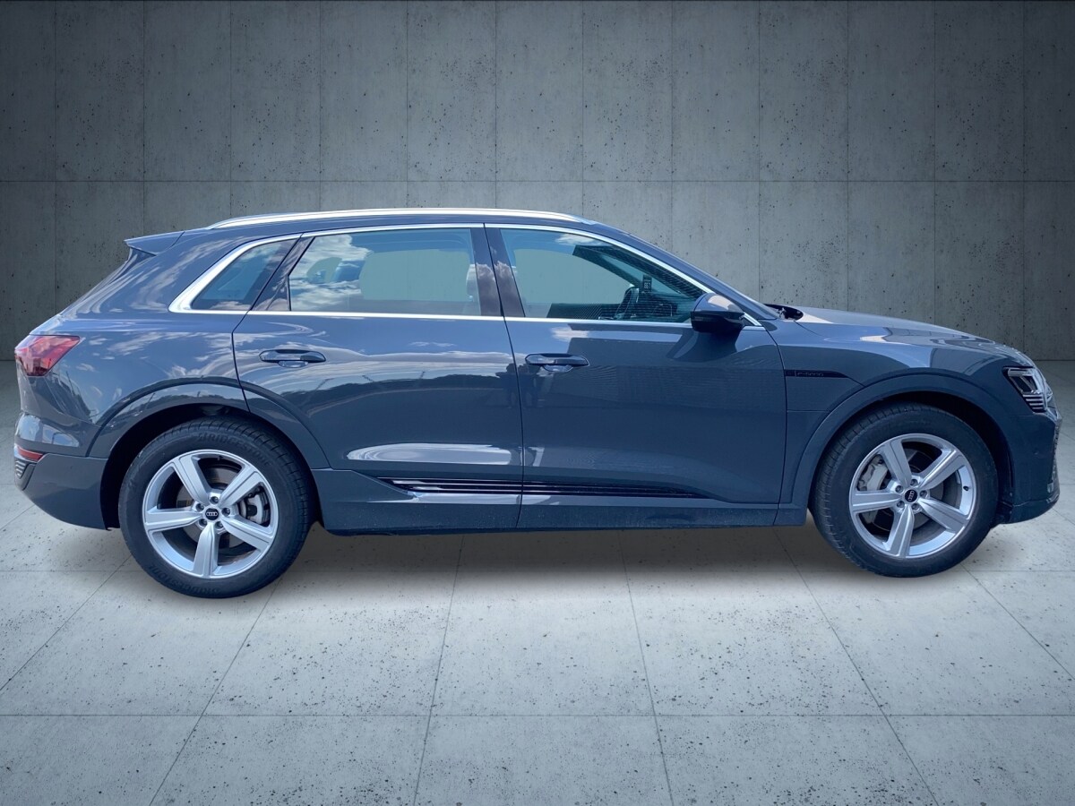 Image about Audi Q8 e-tron S line 50 e-tron quattro
