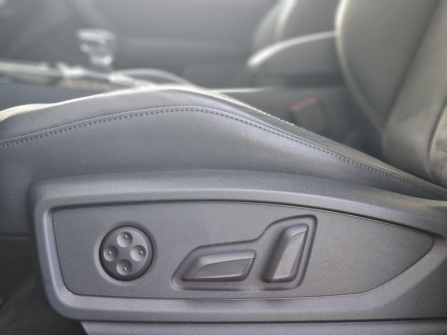 Image about Audi Q5 TFSI e S line 55 TFSI e quattro 270 kW (367 ch) S tronic