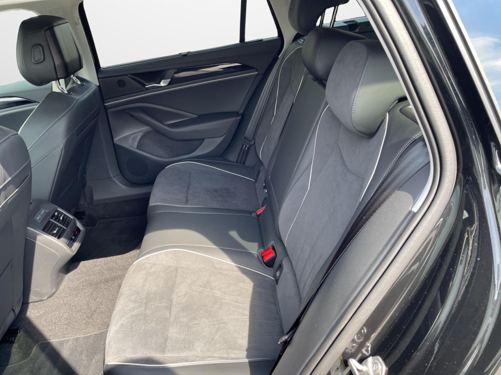 Volkswagen Passat – Bild 12