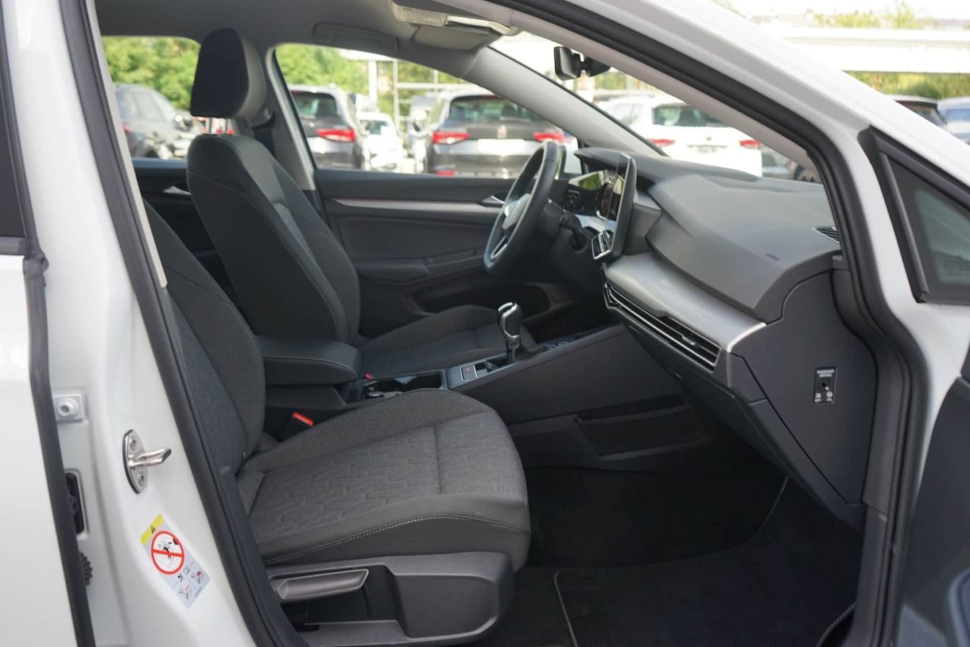 Volkswagen Golf Life