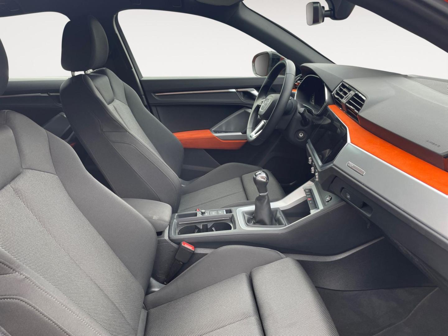 Image about Audi Q3 Sportback 35 TDI Schaltgetriebe