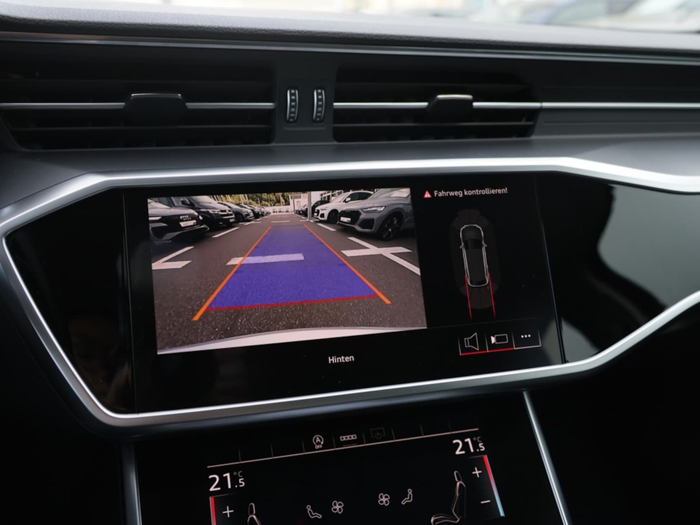 Bild über Audi A6 Avant S line 45 TFSI quattro S tronic - für weitere Informationen kontaktieren Sie den Audi Partner