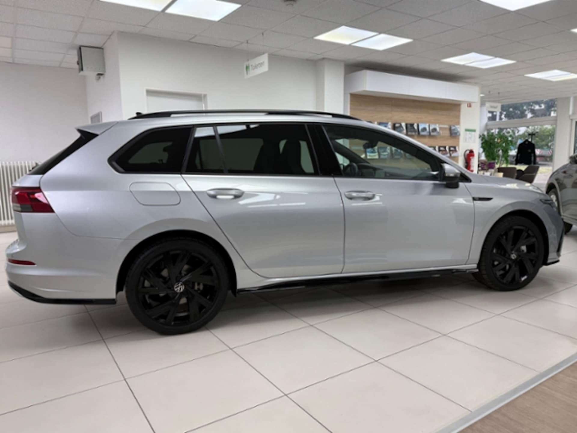 Volkswagen Golf Variant R-Line