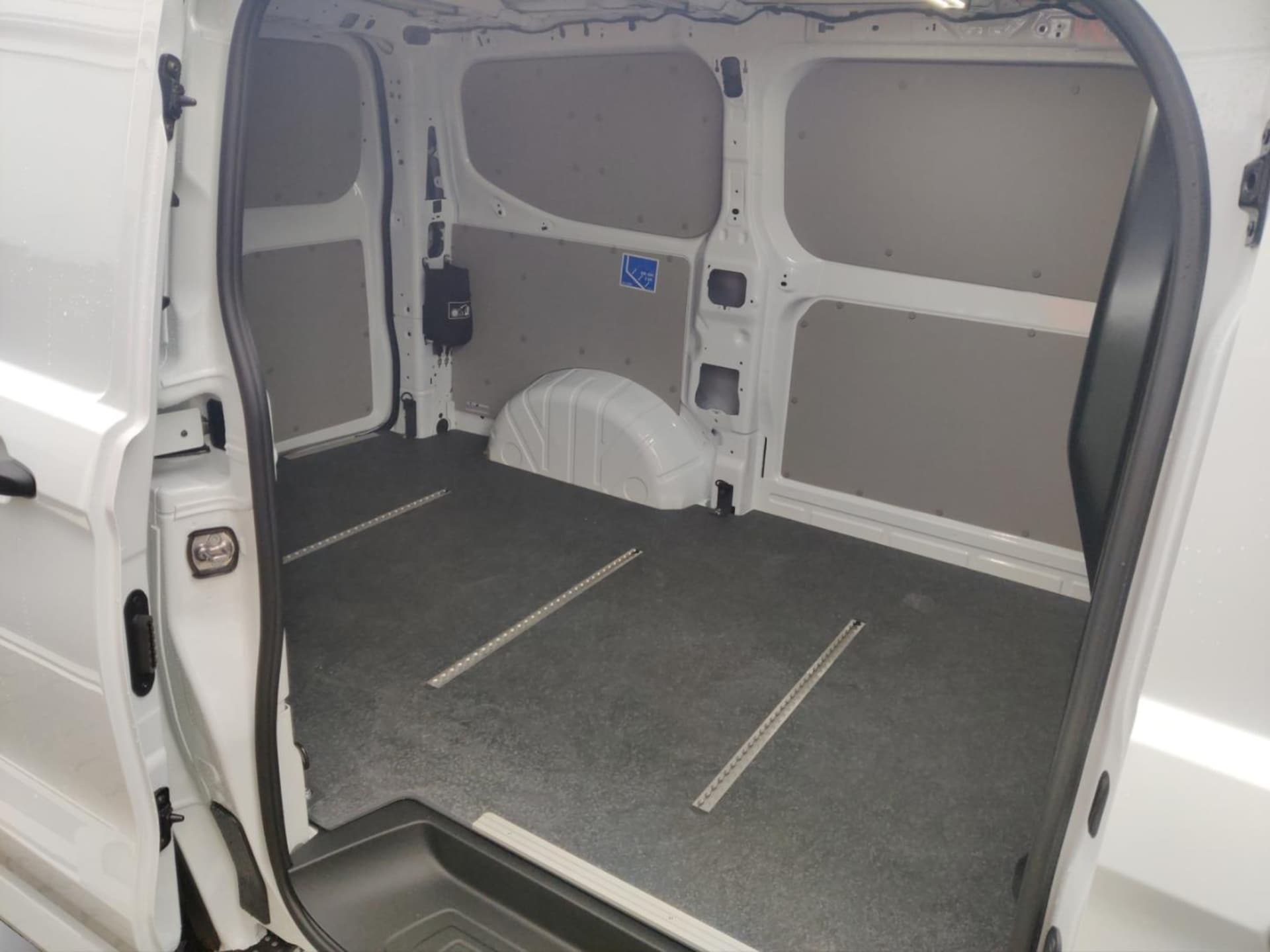 Volkswagen Transporter Kasten kurzer Radstand