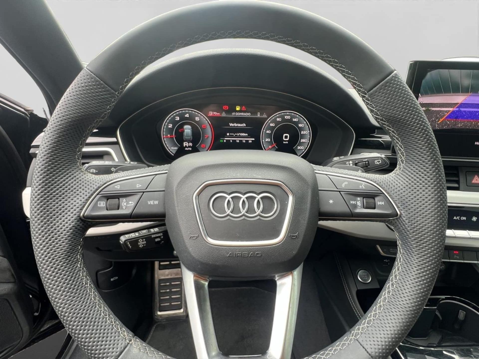 Audi A4 Avant S line