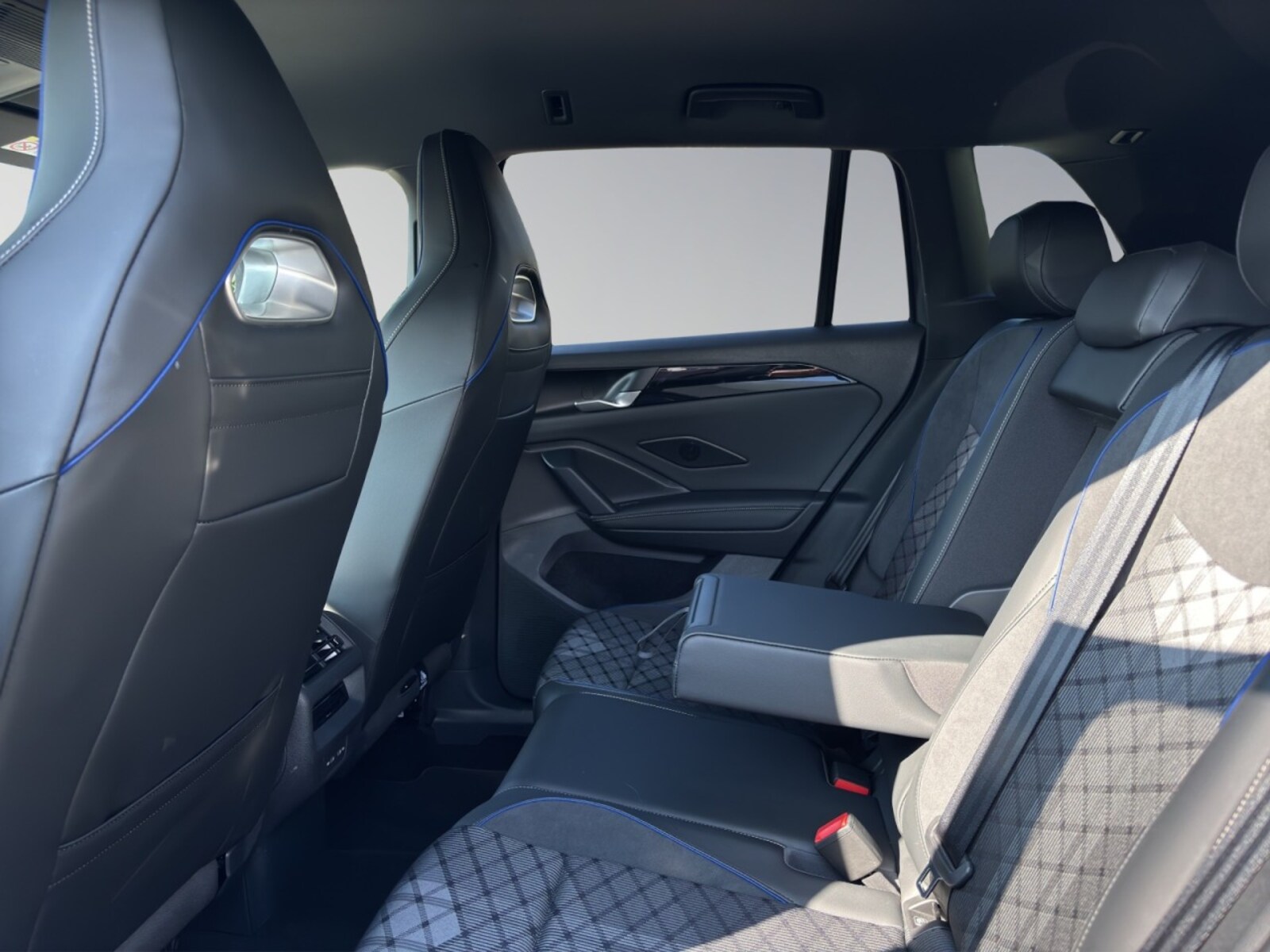 Volkswagen Tiguan – Bild 9