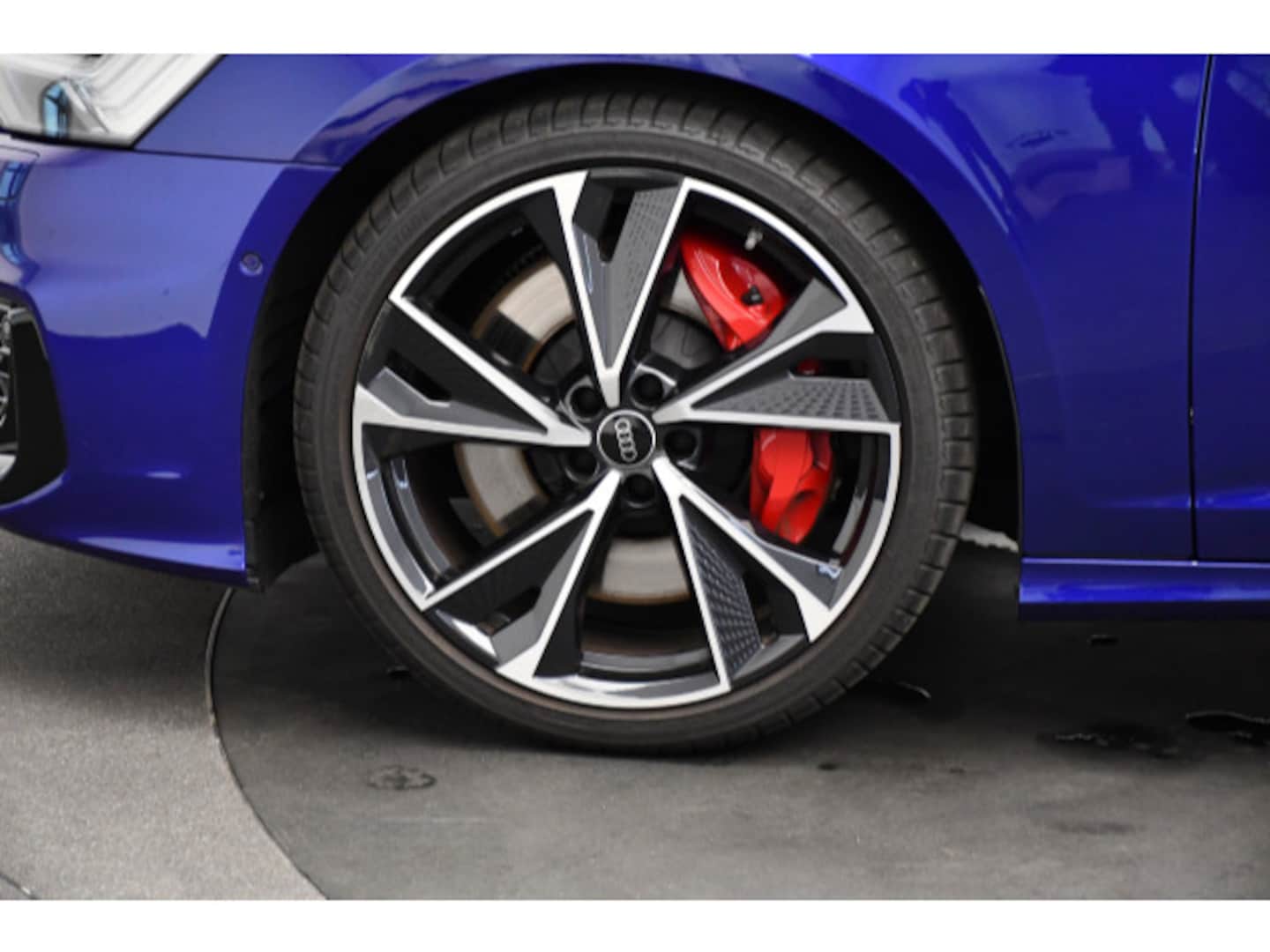 Bild über Audi S6 Avant TDI quattro tiptronic - für weitere Informationen kontaktieren Sie den Audi Partner