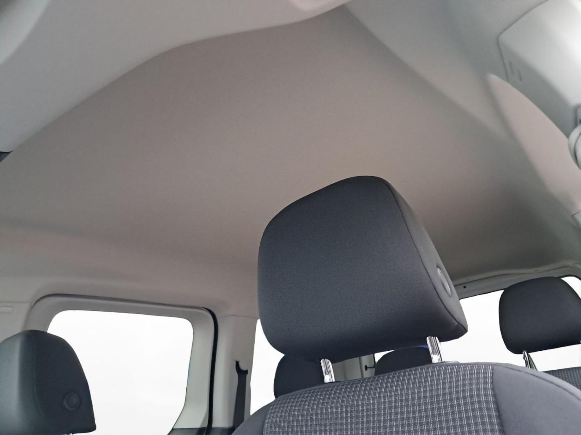 Volkswagen Caddy Basis-Modell