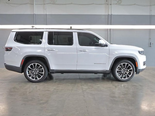 2022 Jeep Wagoneer