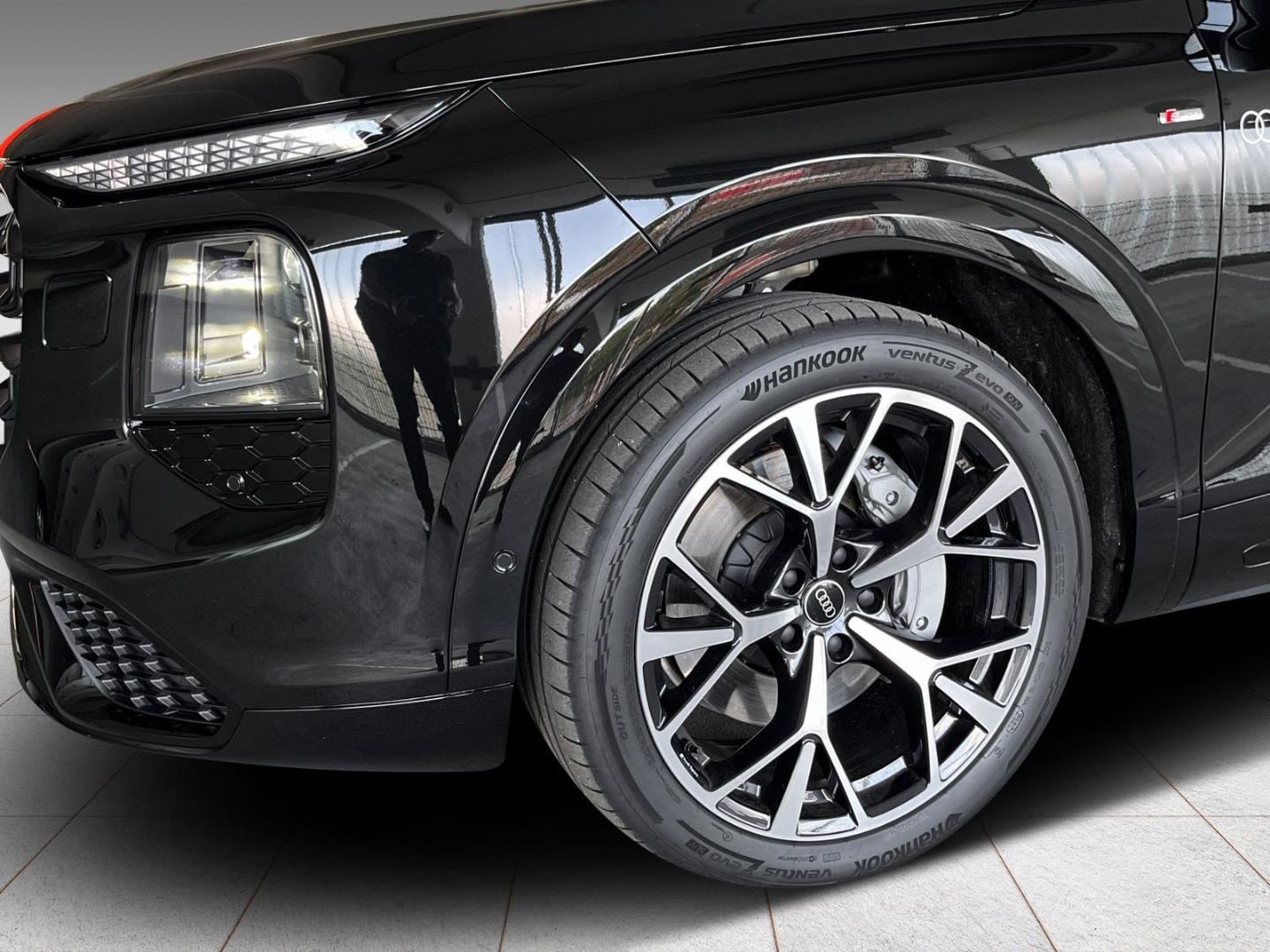 Bild über Audi Q7 SUV TDI quattro 220 kW tiptronic - für weitere Informationen kontaktieren Sie den Audi Partner