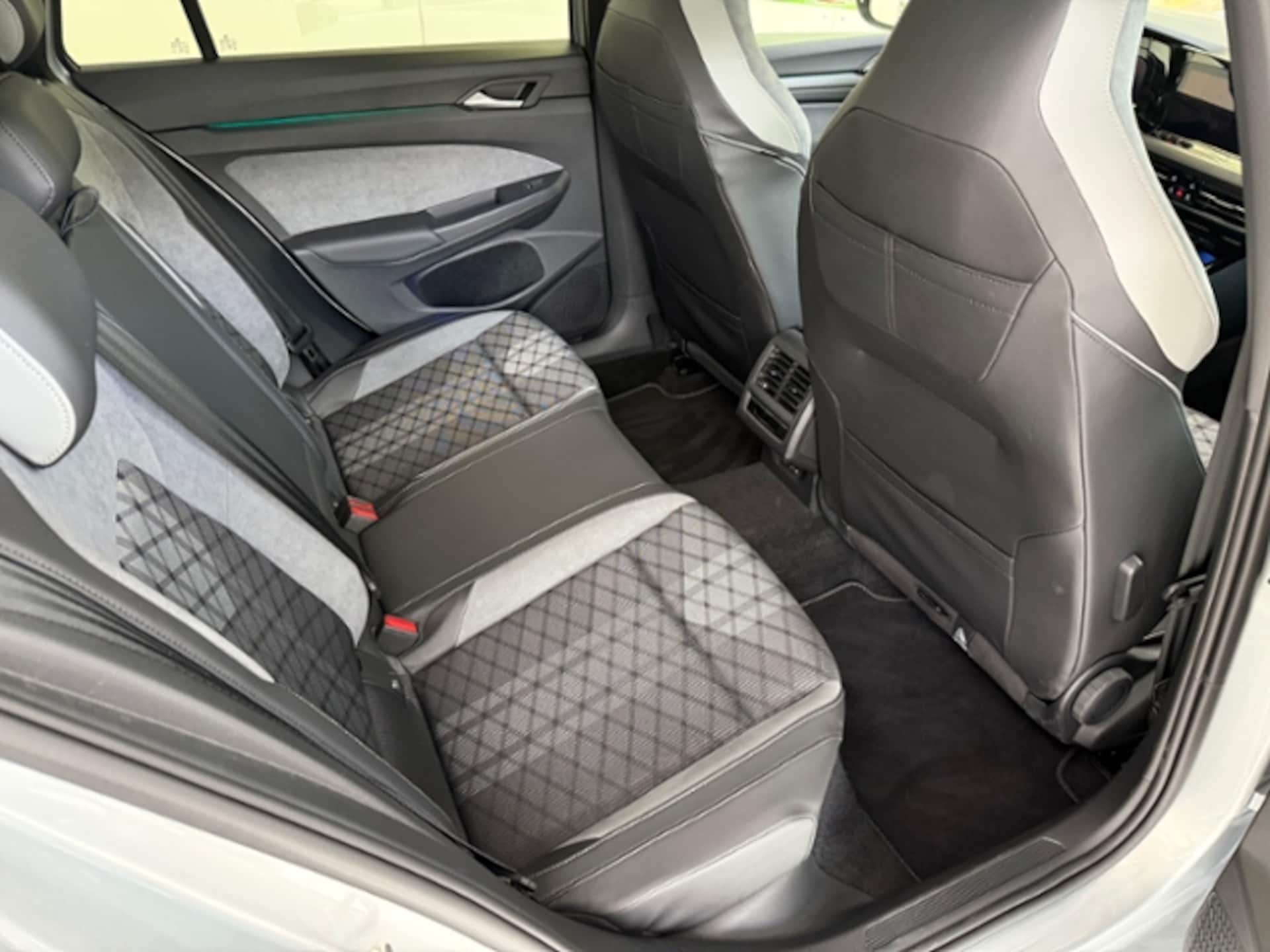 Volkswagen Golf Variant R-Line