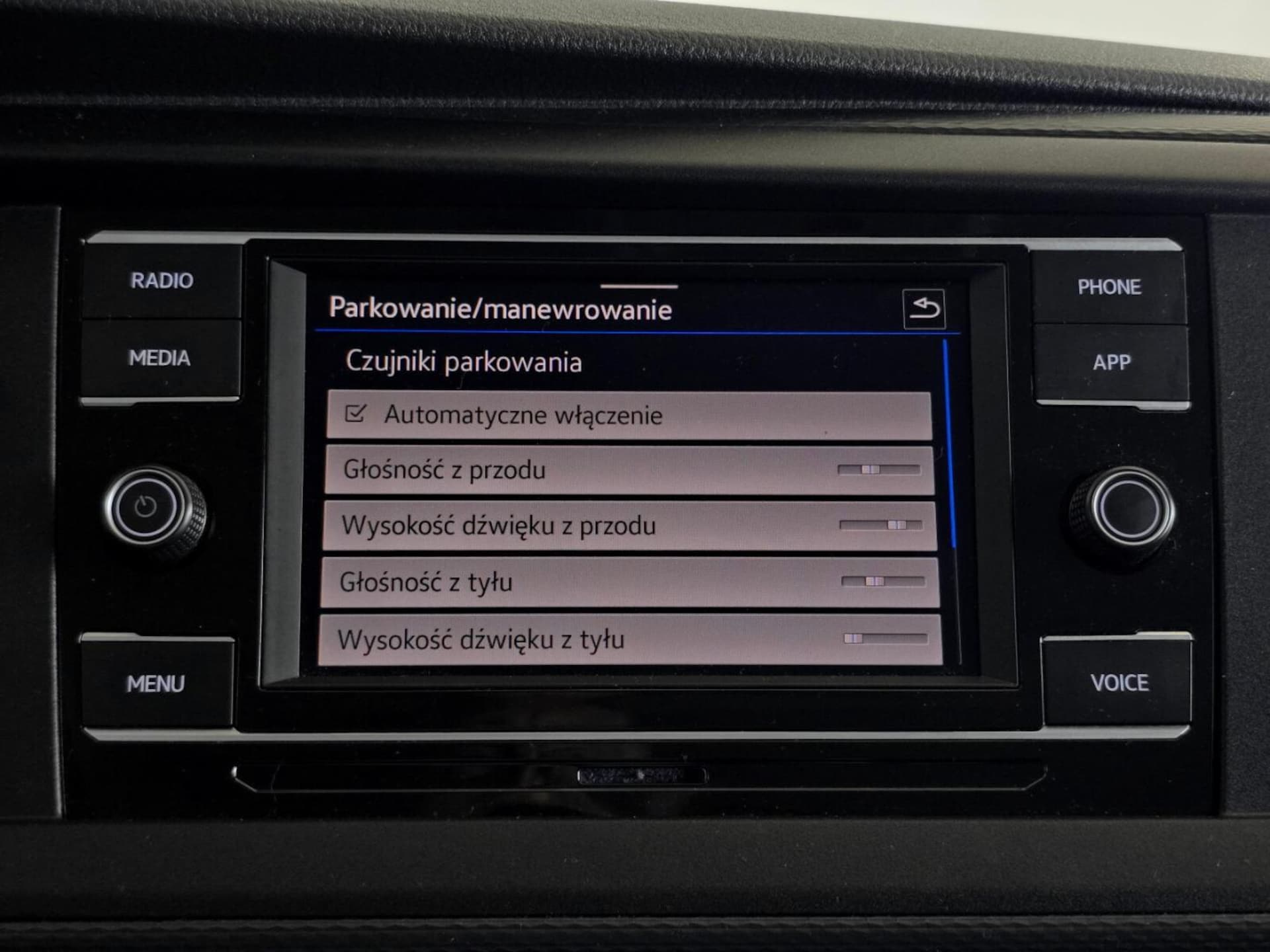 Volkswagen Caravelle 6.1 długi roztaw osi S