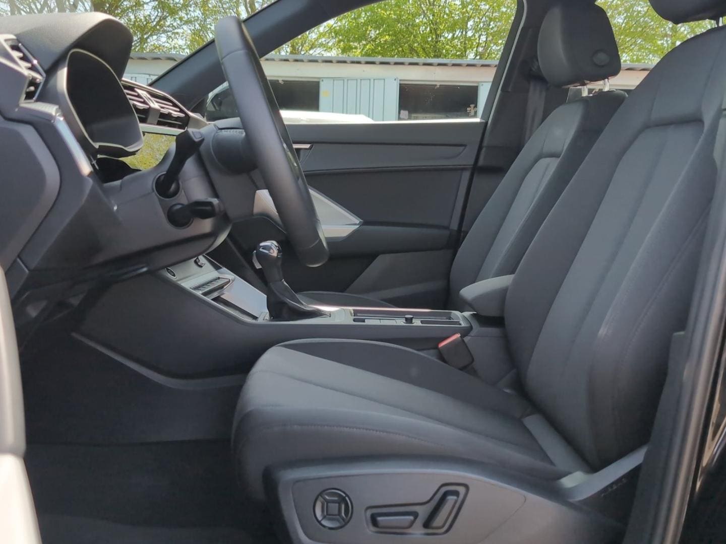 Bild über Audi Q3 advanced 35 TFSI S tronic - für weitere Informationen kontaktieren Sie den Audi Partner