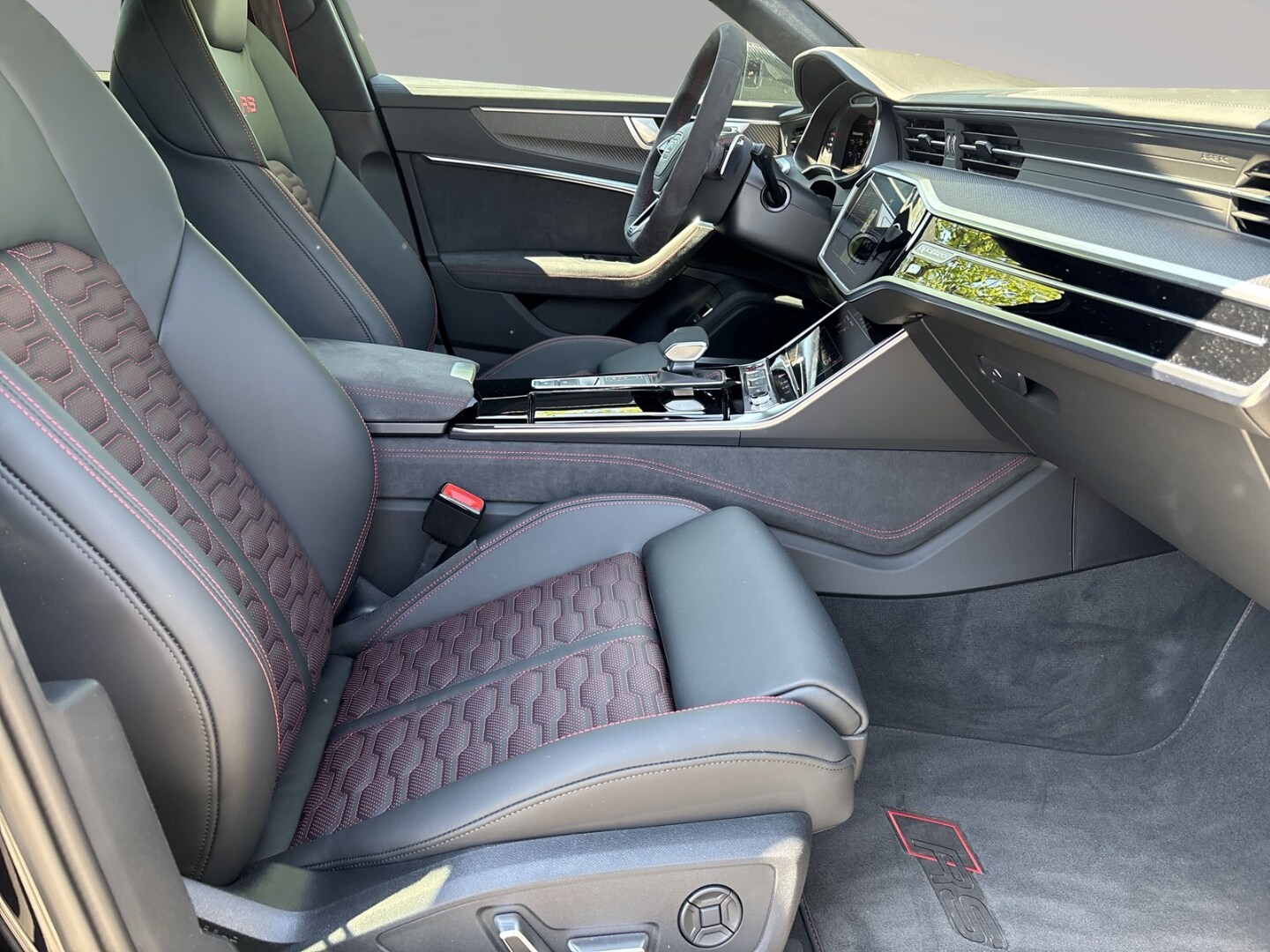 Image about Audi RS 6 Avant performance quattro tiptronic