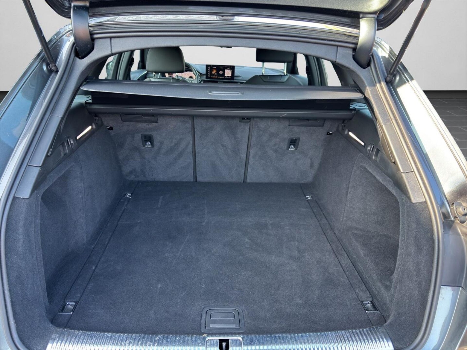 Audi A4 Avant S line
