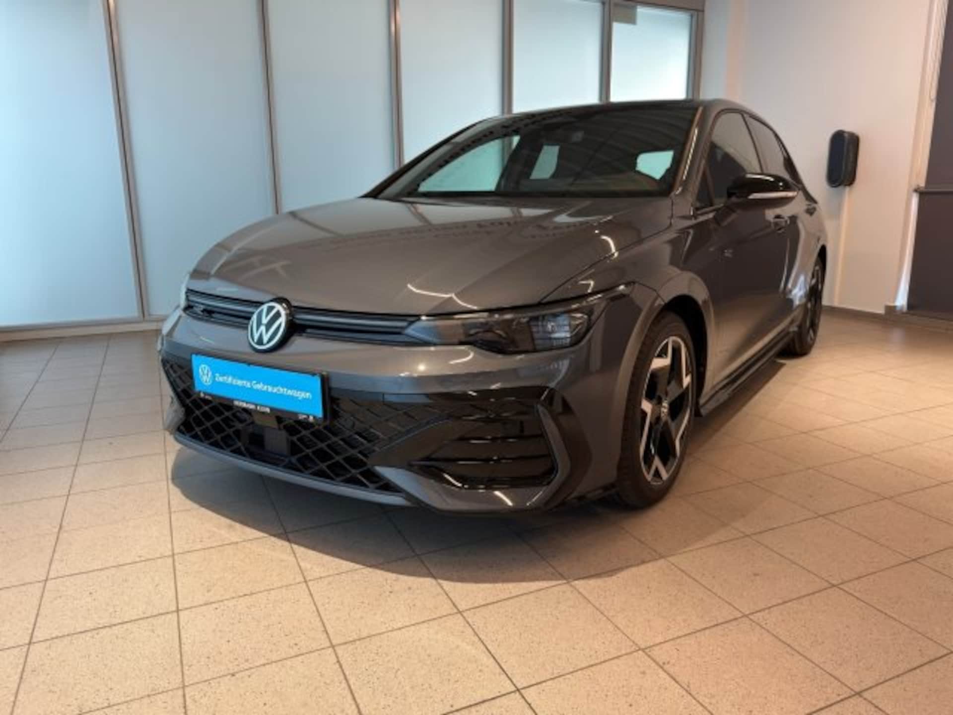Volkswagen Golf R-Line