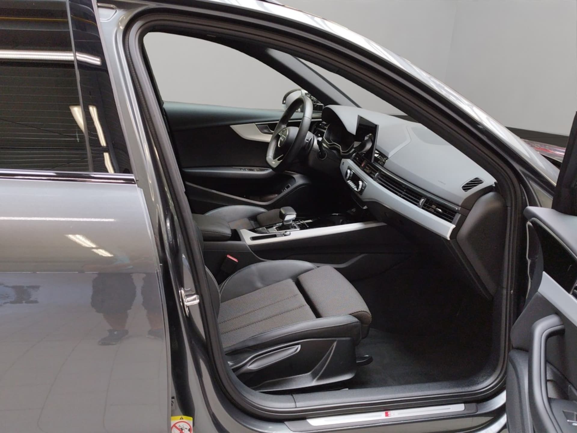 Audi A4 Avant S line