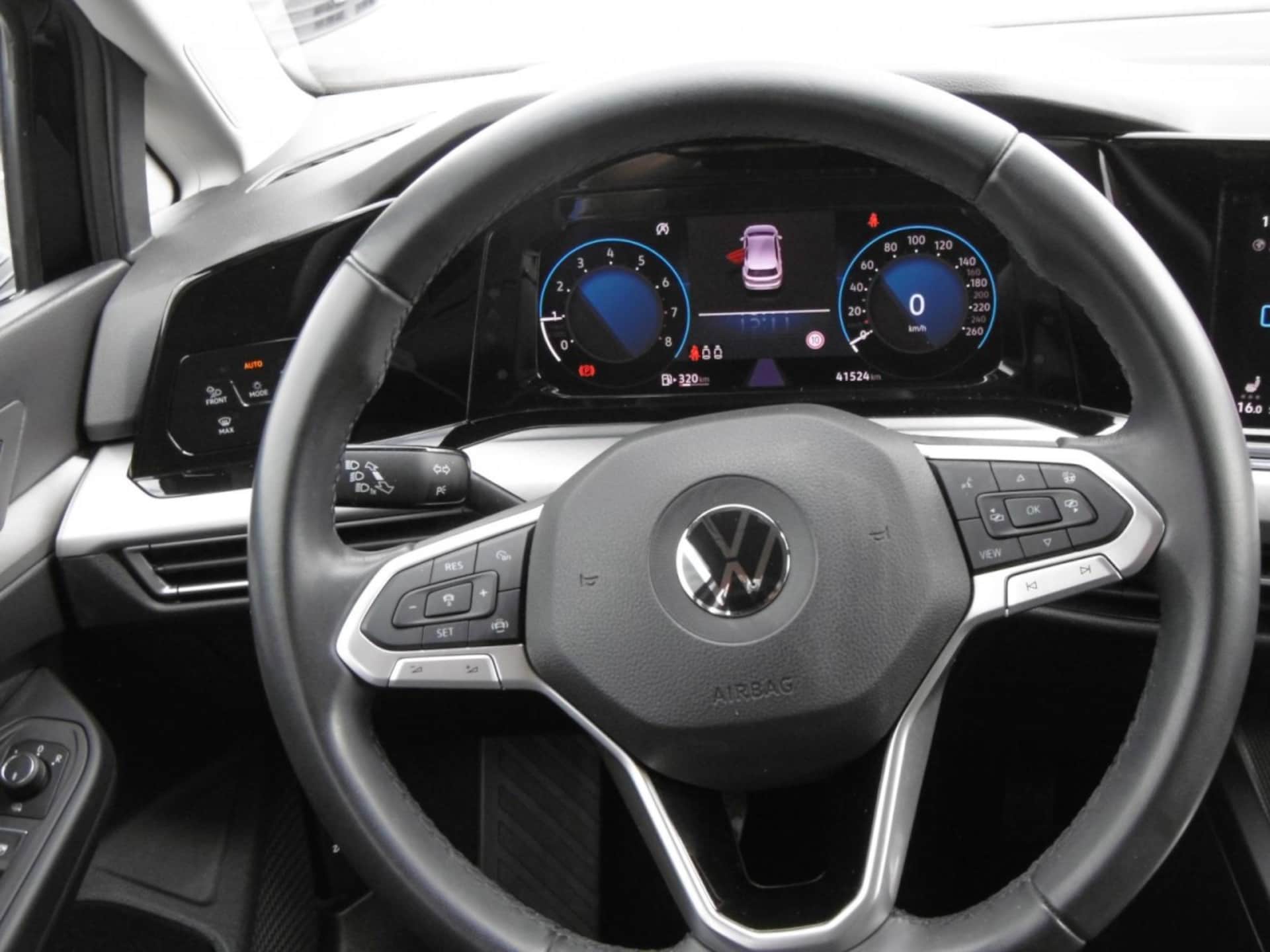 Volkswagen Golf Life