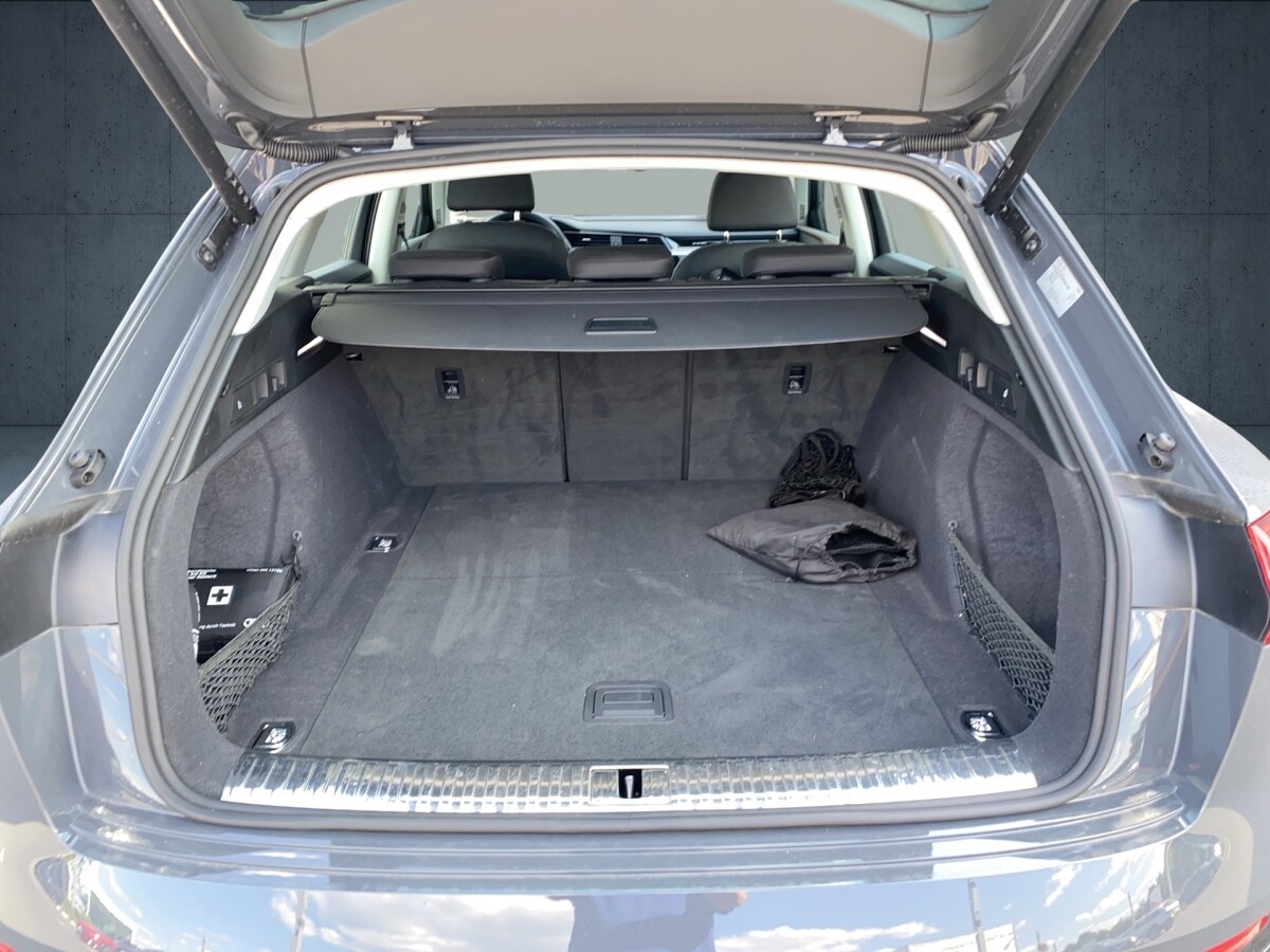 Image about Audi Q8 e-tron S line 50 e-tron quattro