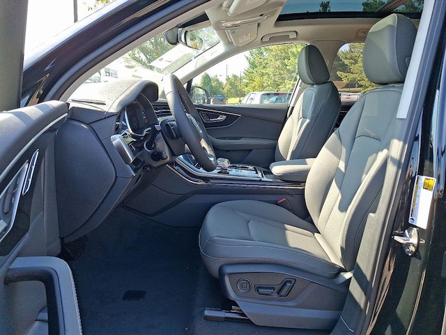 2025 Audi Q7 Premium Plus - Photo 12