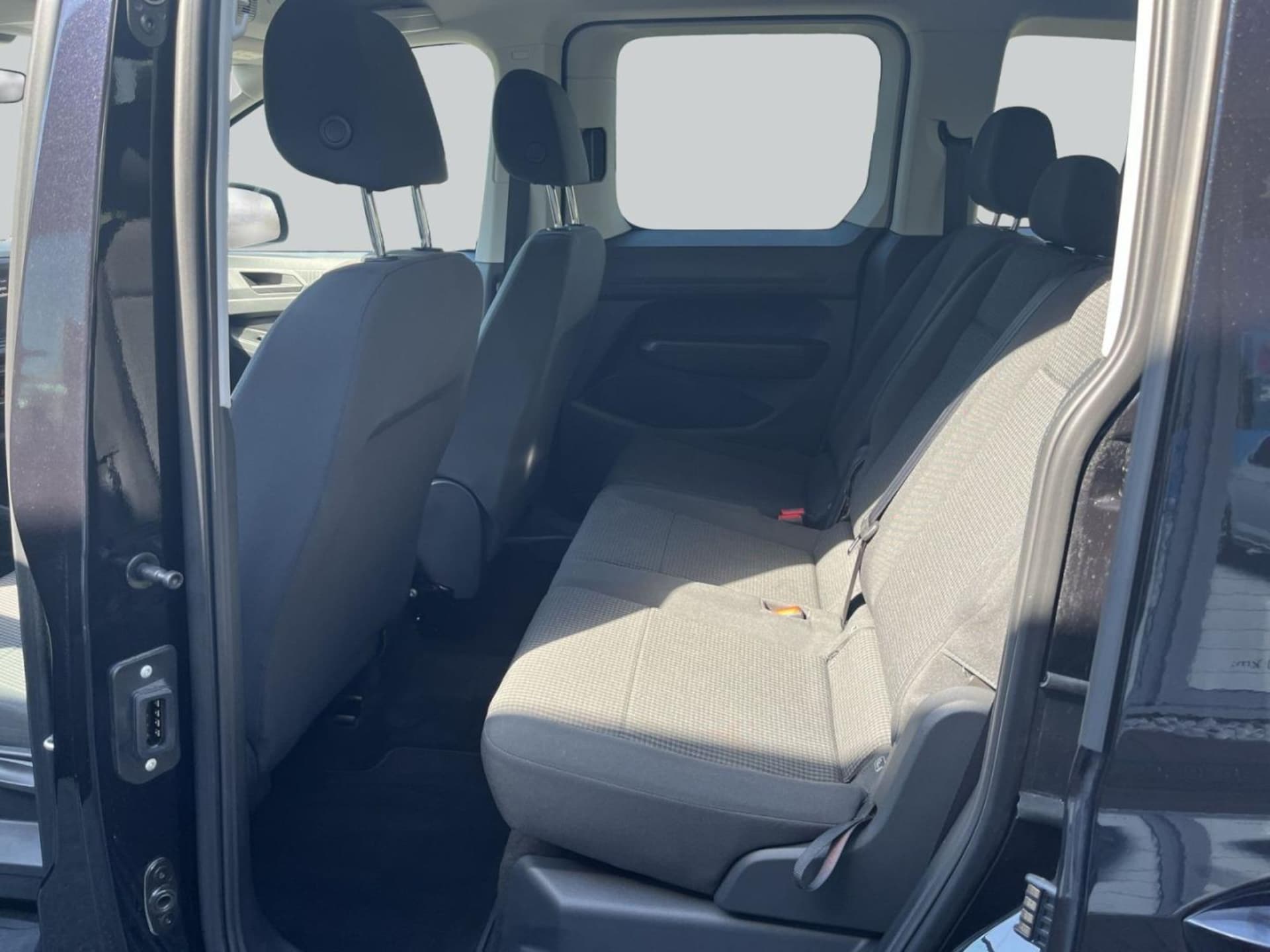 Volkswagen Caddy Basis-Modell