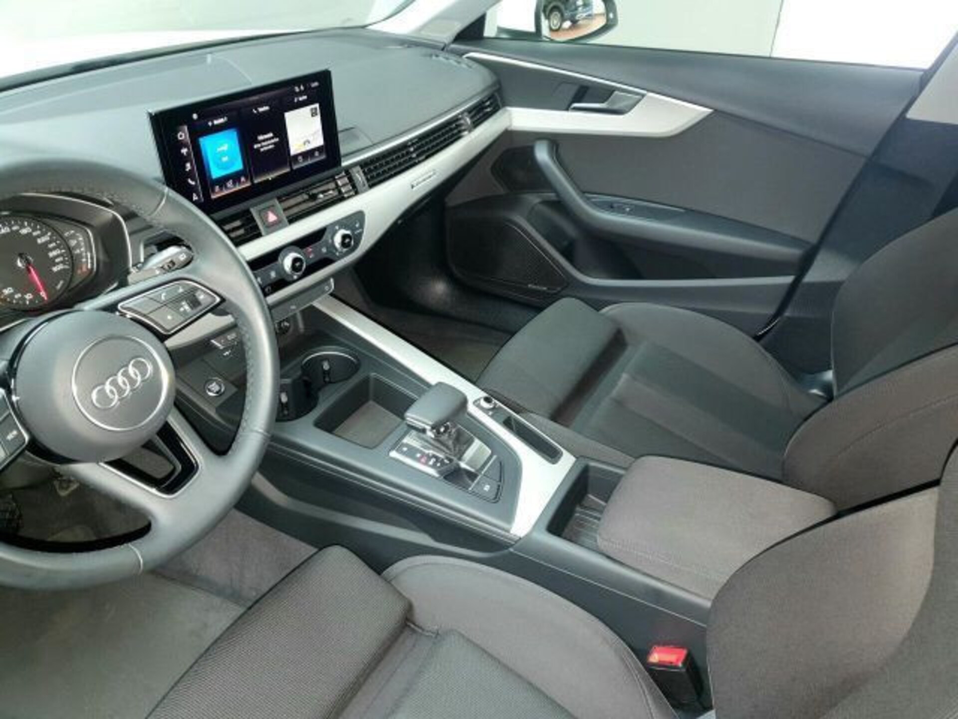 Audi A4 Avant S line