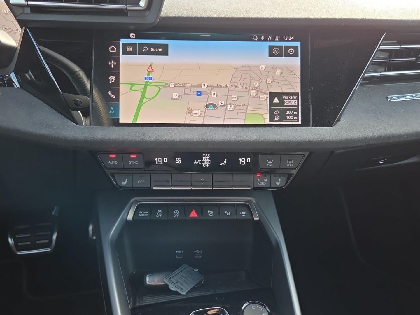Bild über Audi S3 Limousine TFSI quattro S tronic - für weitere Informationen kontaktieren Sie den Audi Partner