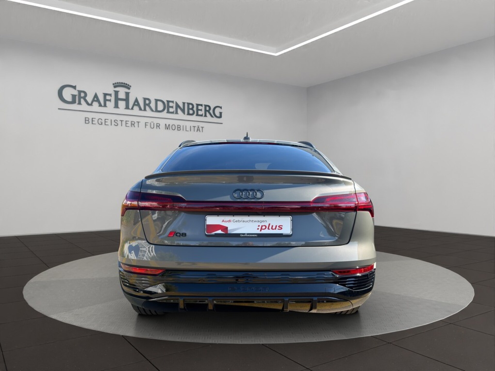 Audi Q8 Sportback e-tron S line