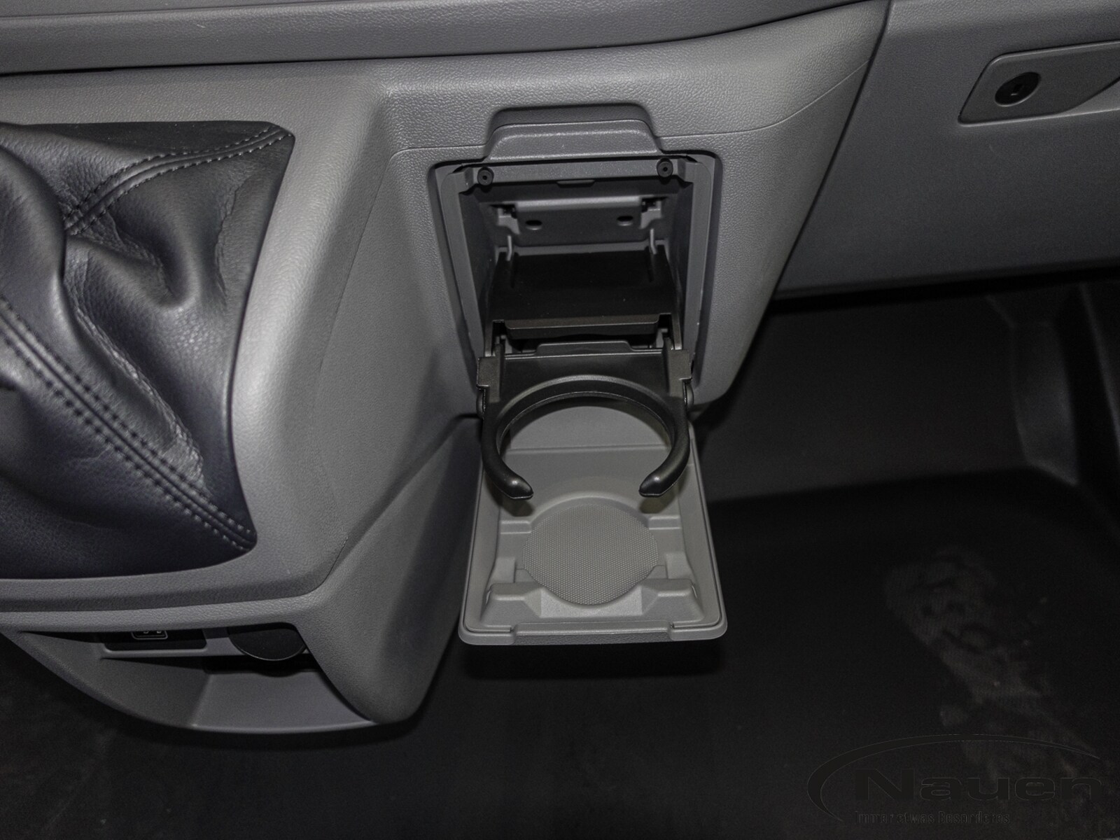 Volkswagen Transporter Kasten kurzer Radstand – Bild 10
