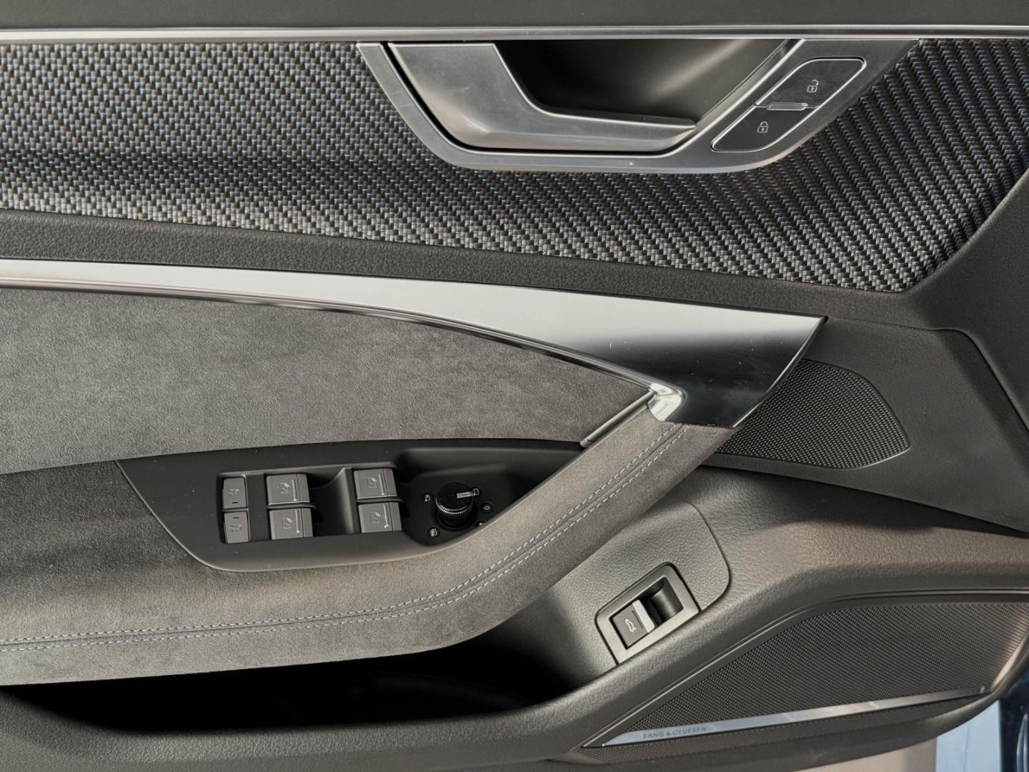 Image about Audi RS 6 Avant performance quattro tiptronic