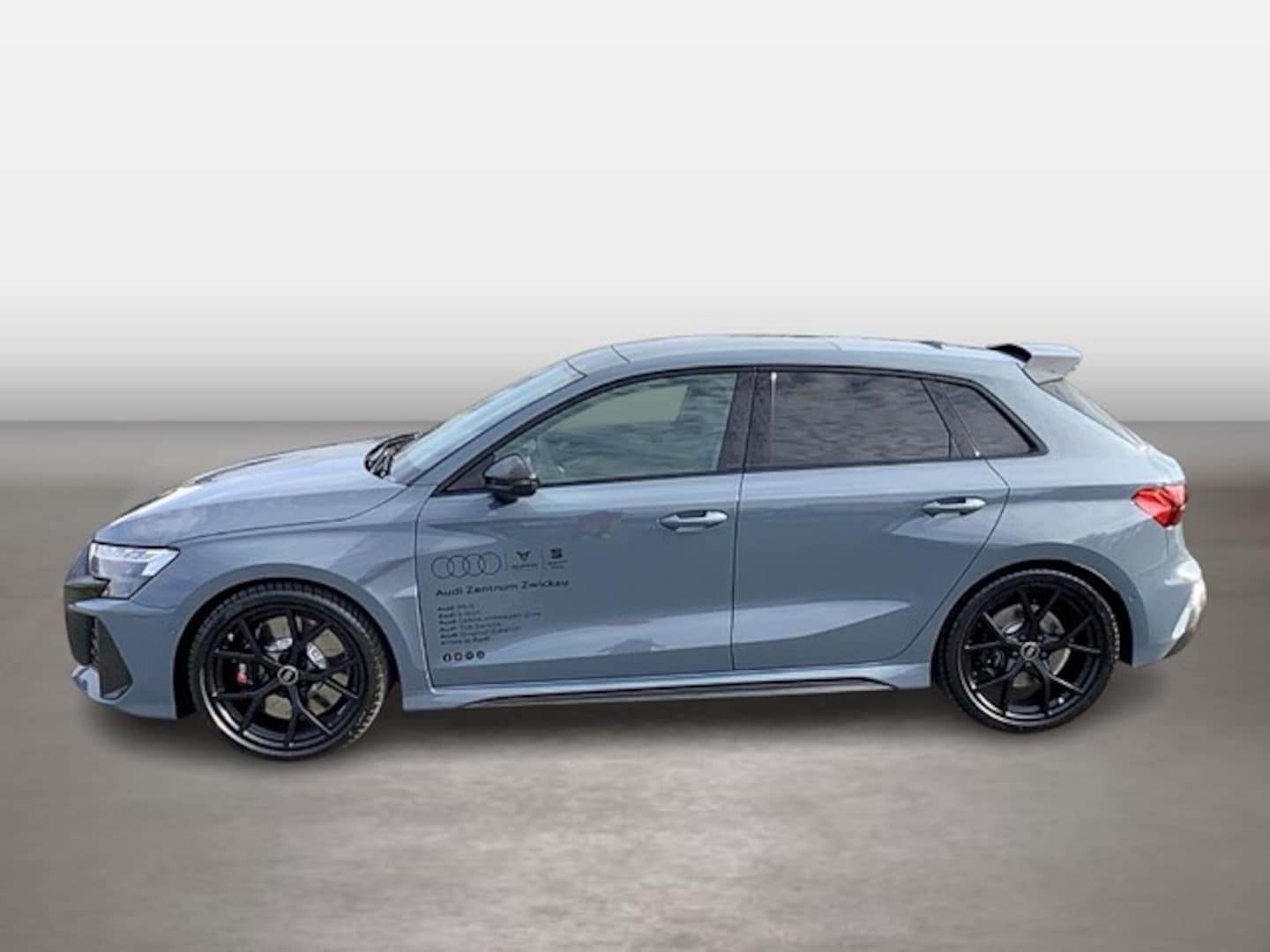 Bild über Audi RS 3 Sportback TFSI quattro 294 kW S tronic - für weitere Informationen kontaktieren Sie den Audi Partner