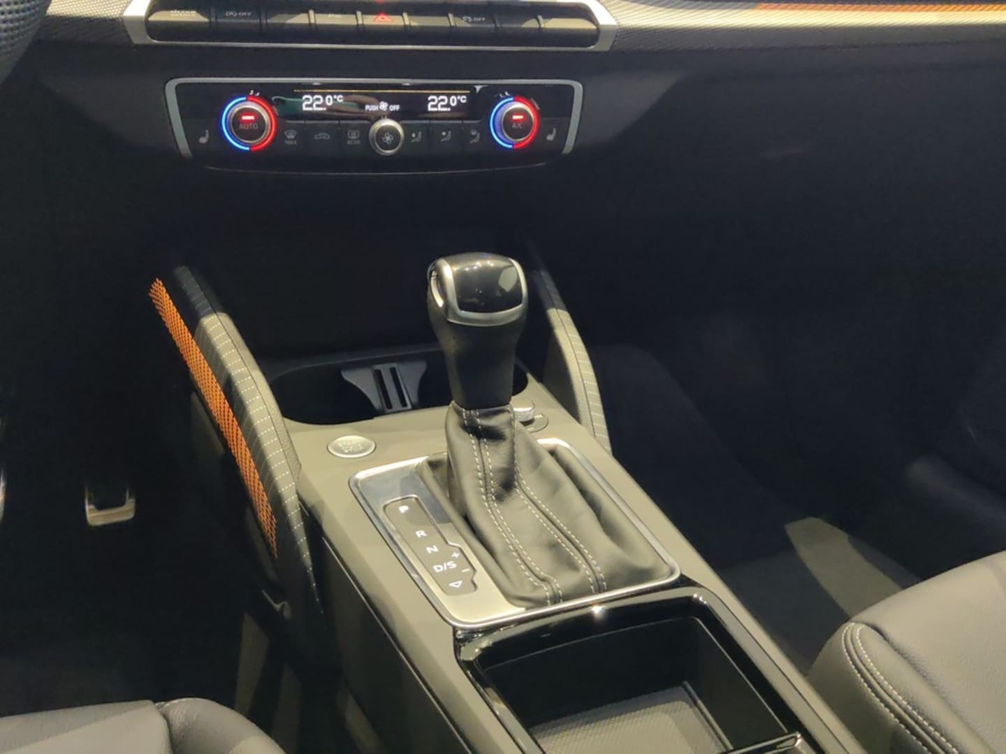 Bild über Audi Q2 S line 35 TFSI S tronic - für weitere Informationen kontaktieren Sie den Audi Partner