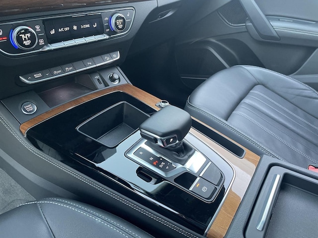 2022 Audi Q5 Premium Plus - Photo 9