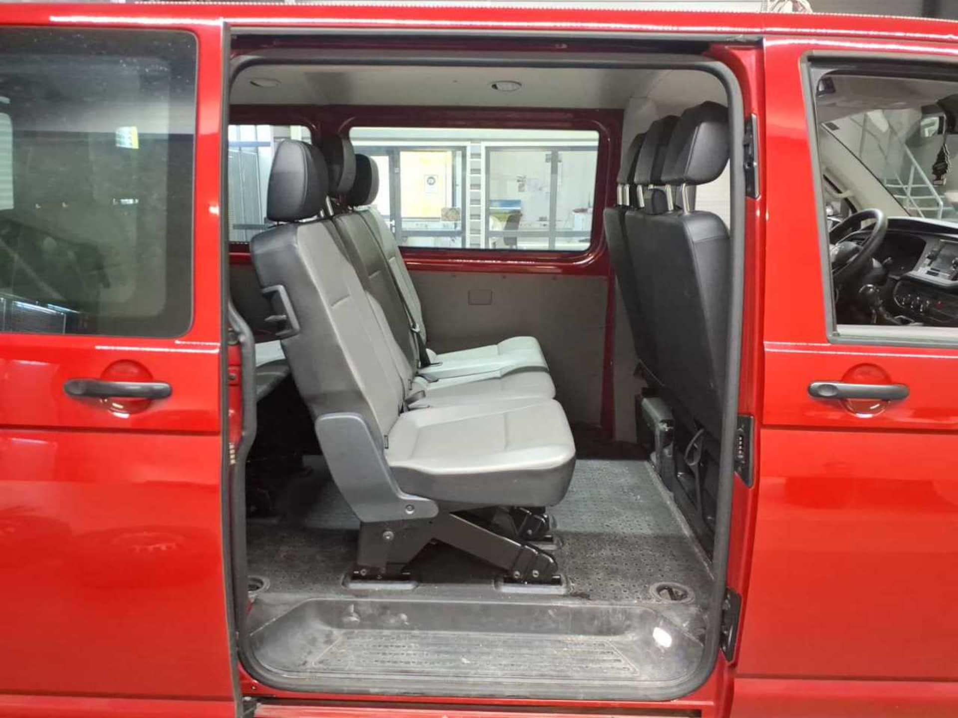 Volkswagen T6.1 Transporter Kombi kurzer Radstand
