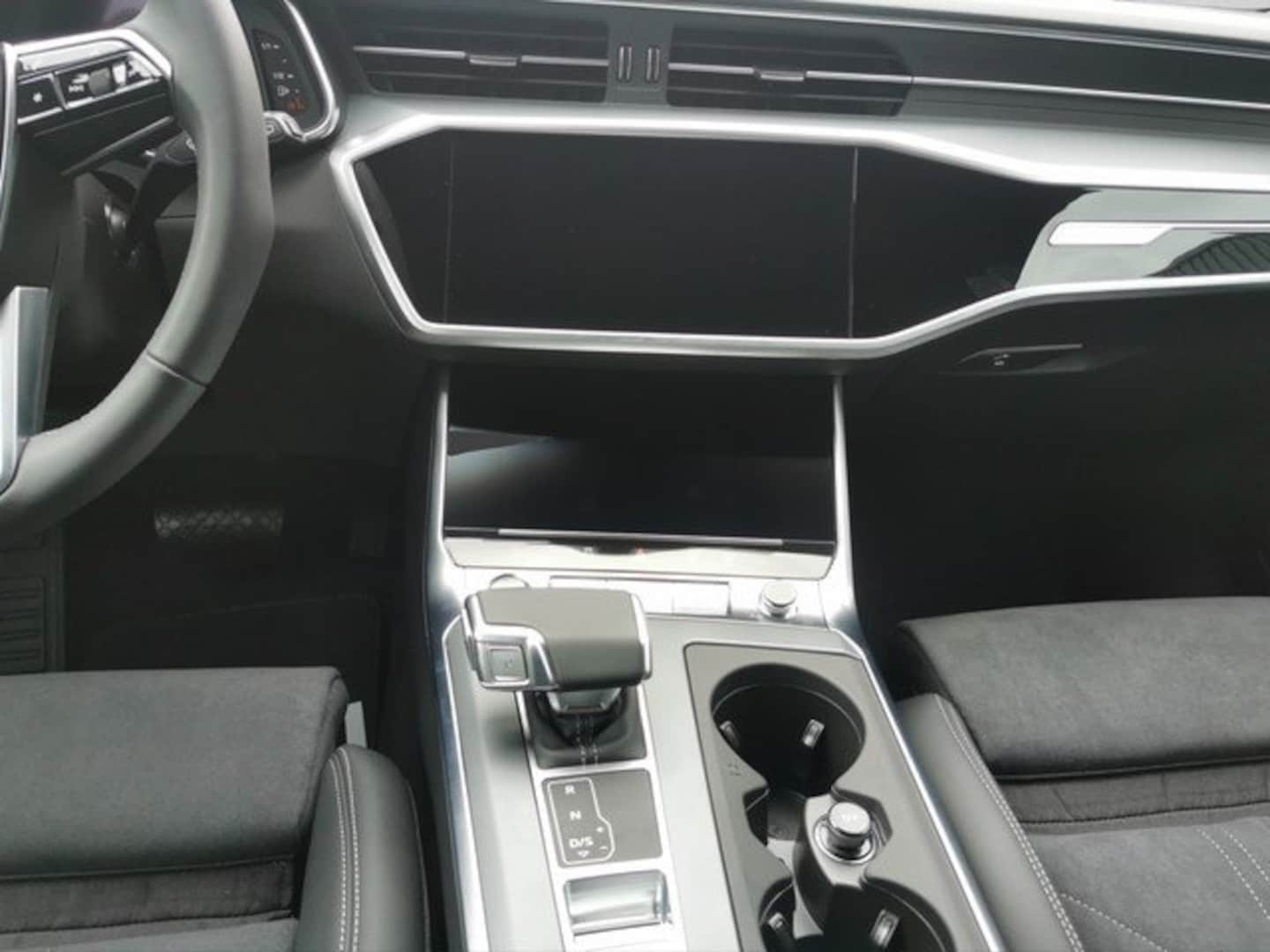 Bild über Audi A6 Avant advanced 40 TDI quattro S tronic - für weitere Informationen kontaktieren Sie den Audi Partner
