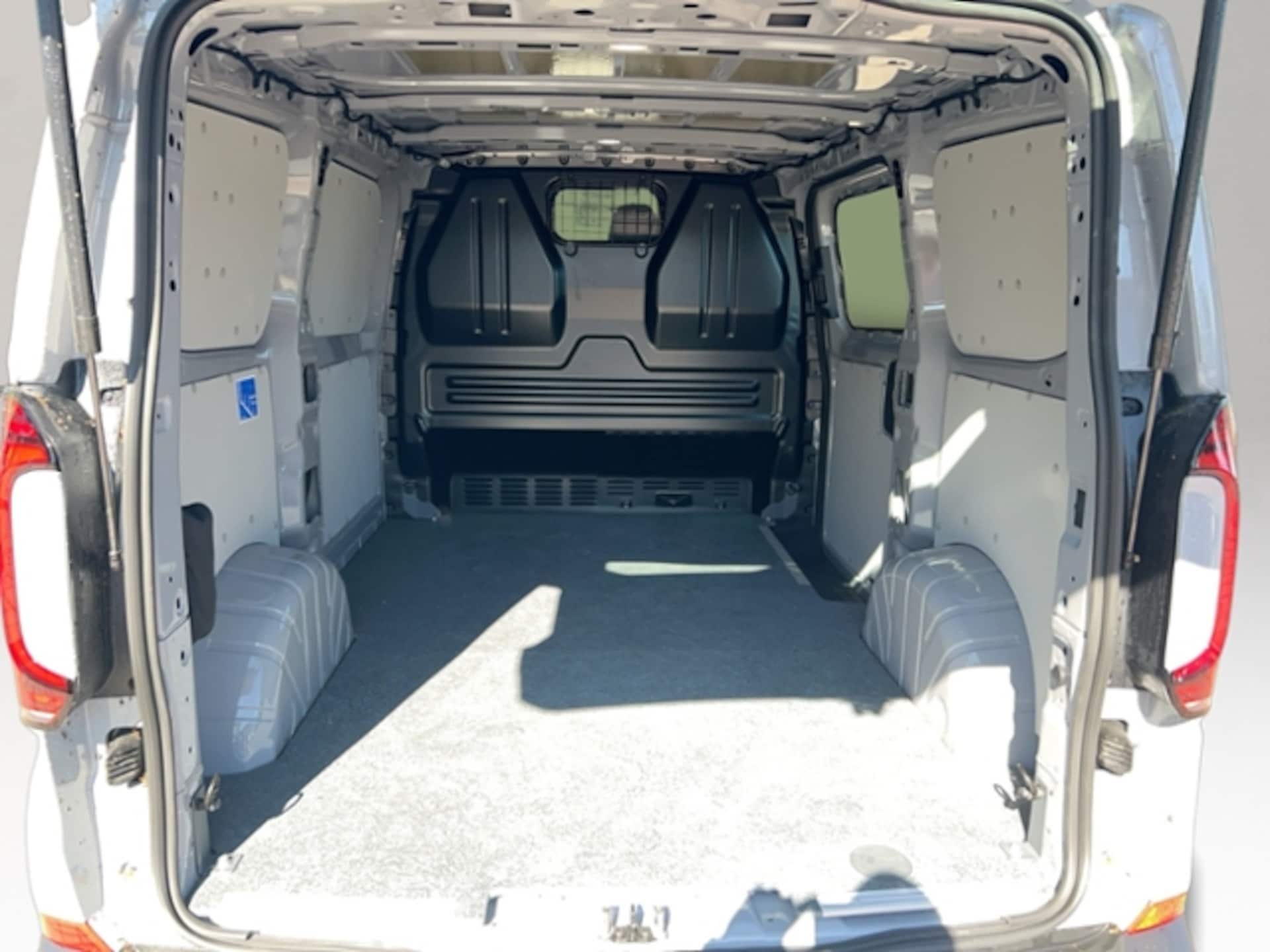 Volkswagen Transporter Kasten kurzer Radstand