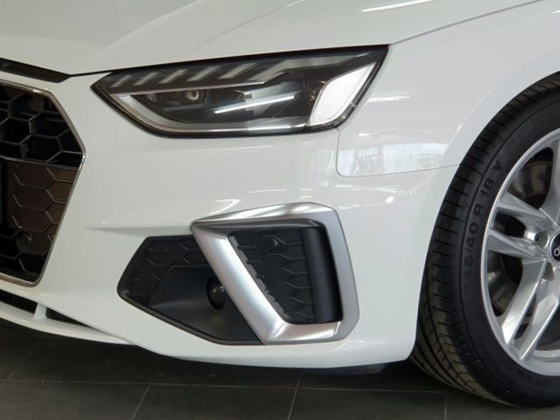 Audi A4 Avant S line