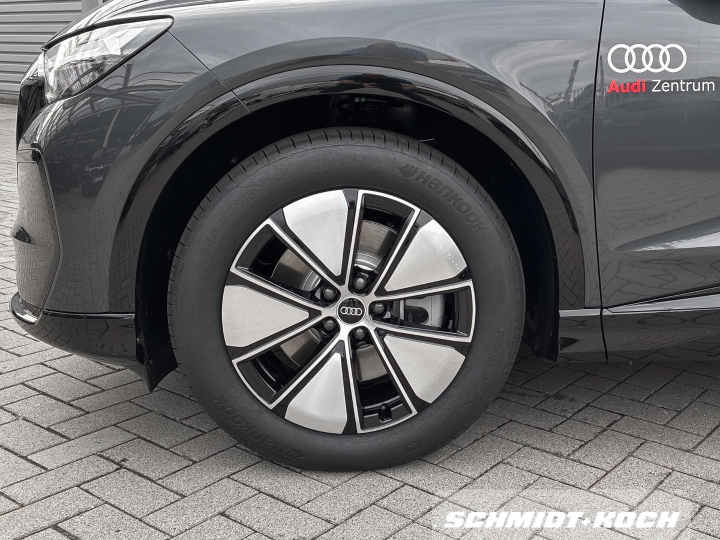 Bild über Audi Q4 SUV e-tron e-tron performance 210 kW - für weitere Informationen kontaktieren Sie den Audi Partner