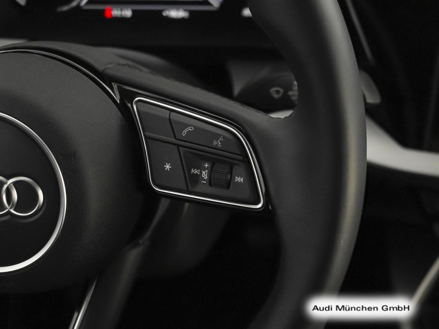 Bild über Audi A3 Limousine 30 TFSI Schaltgetriebe - für weitere Informationen kontaktieren Sie den Audi Partner