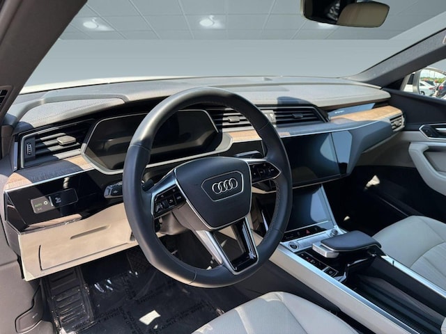 2024 Audi Q8 Sportback e-tron