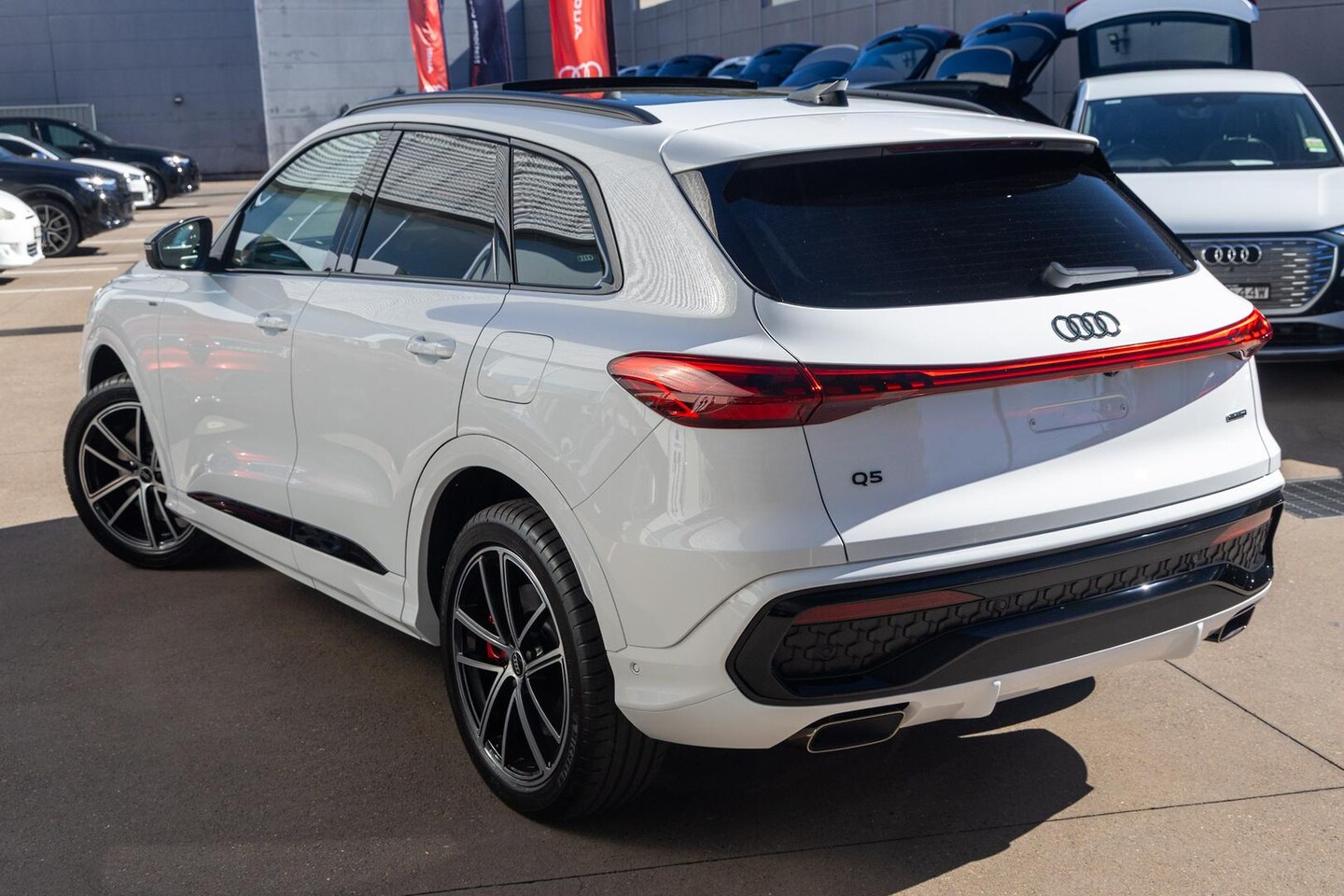 Image about Audi Q5 SUV e-hybrid quattro S tronic