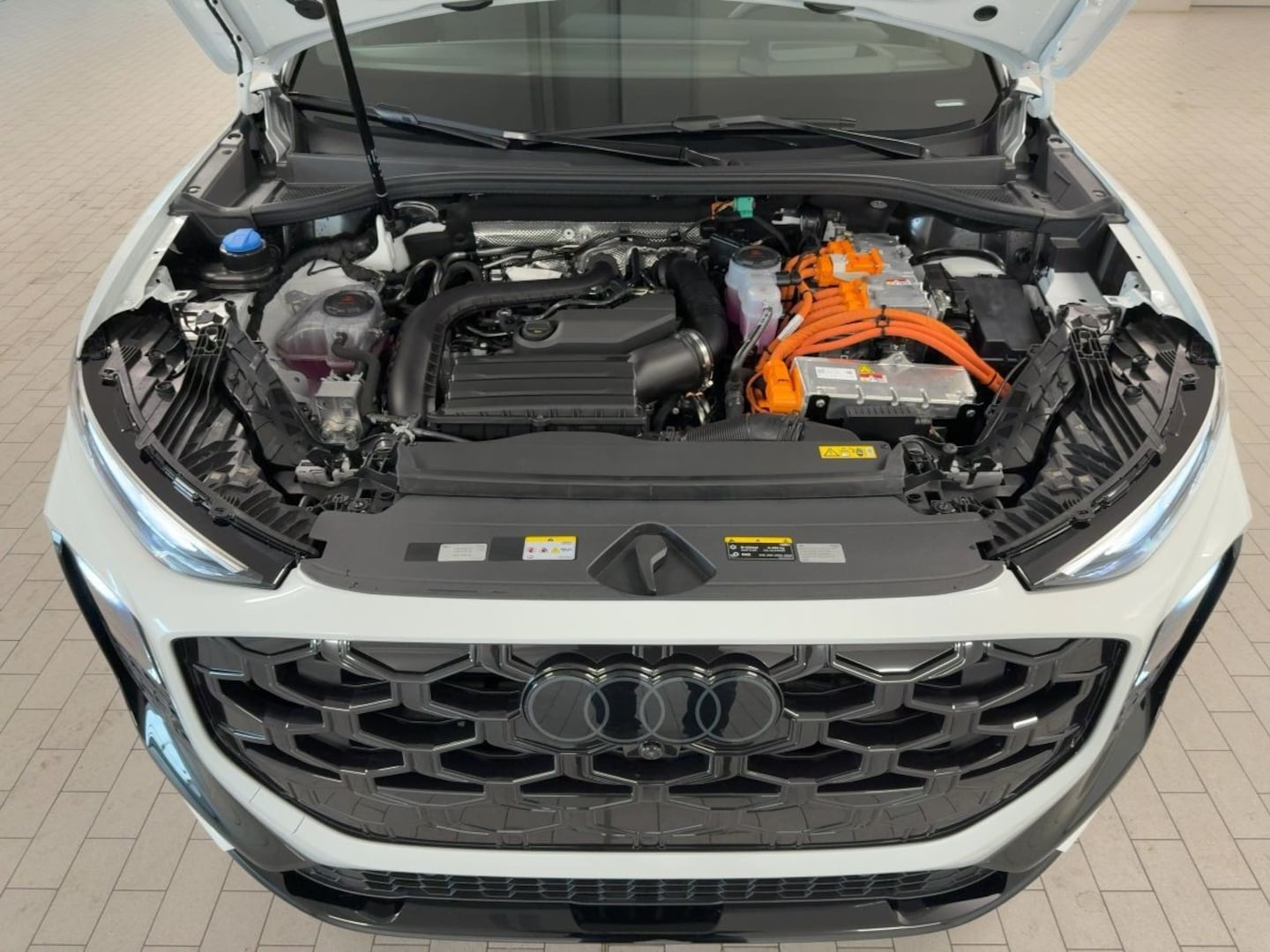 Bild über Audi Q3 SUV e-hybrid e-hybrid 200 kW S tronic - für weitere Informationen kontaktieren Sie den Audi Partner